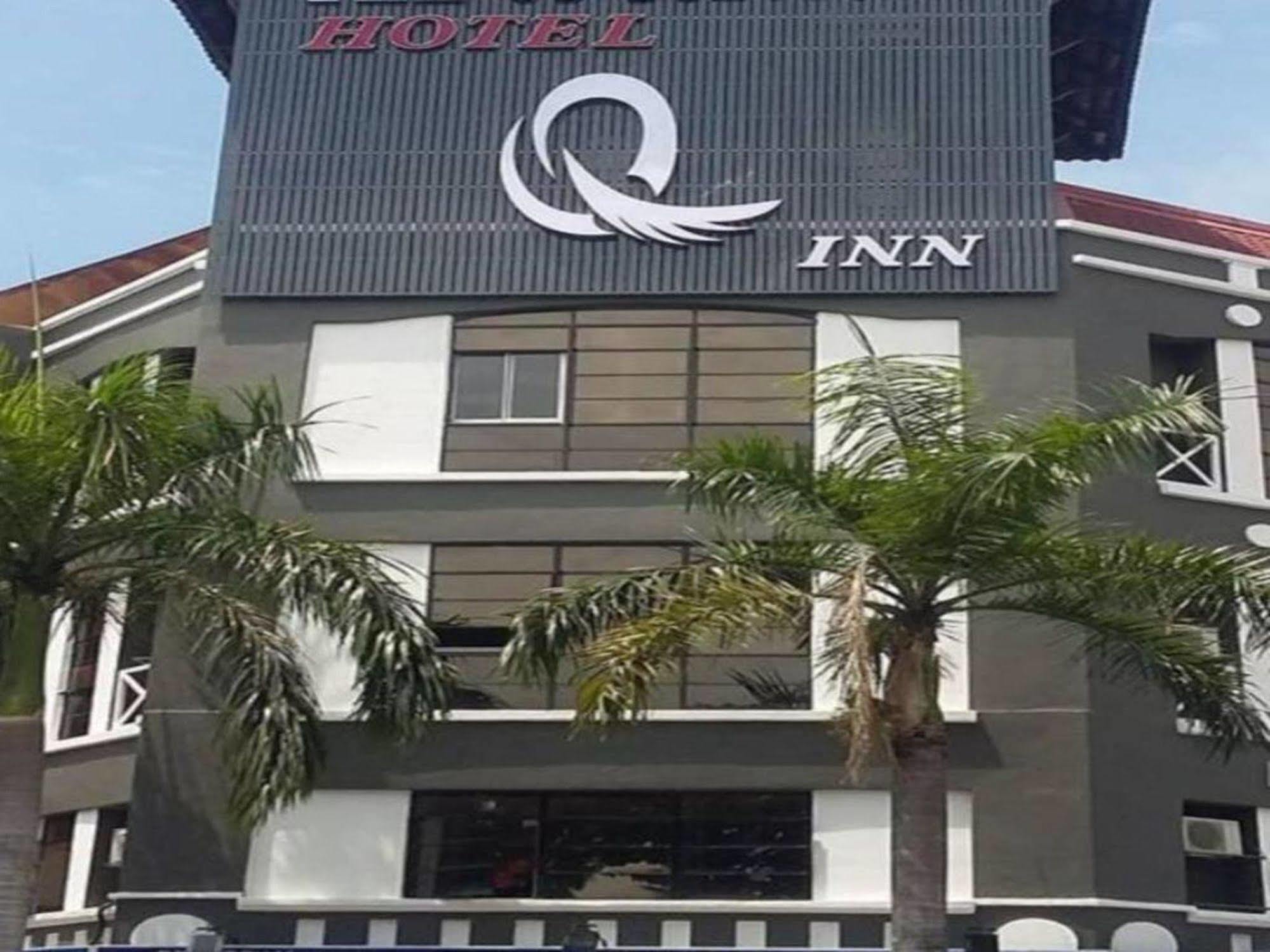 Oyo 176 Hotel Q Inn Petaling Jaya Exterior photo